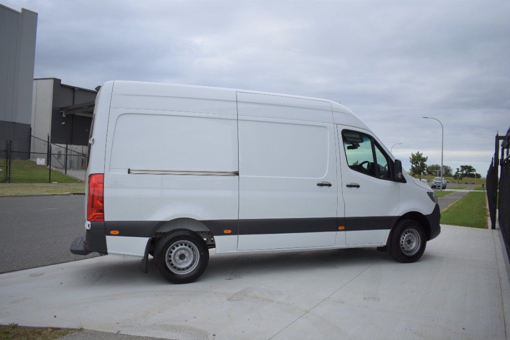 2024 Mercedes-Benz Sprinter 317 MWB