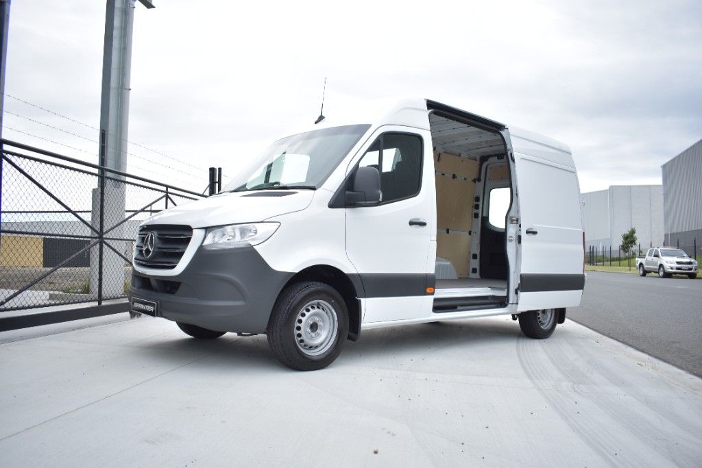 2023 Mercedes-Benz Sprinter 317 MWB