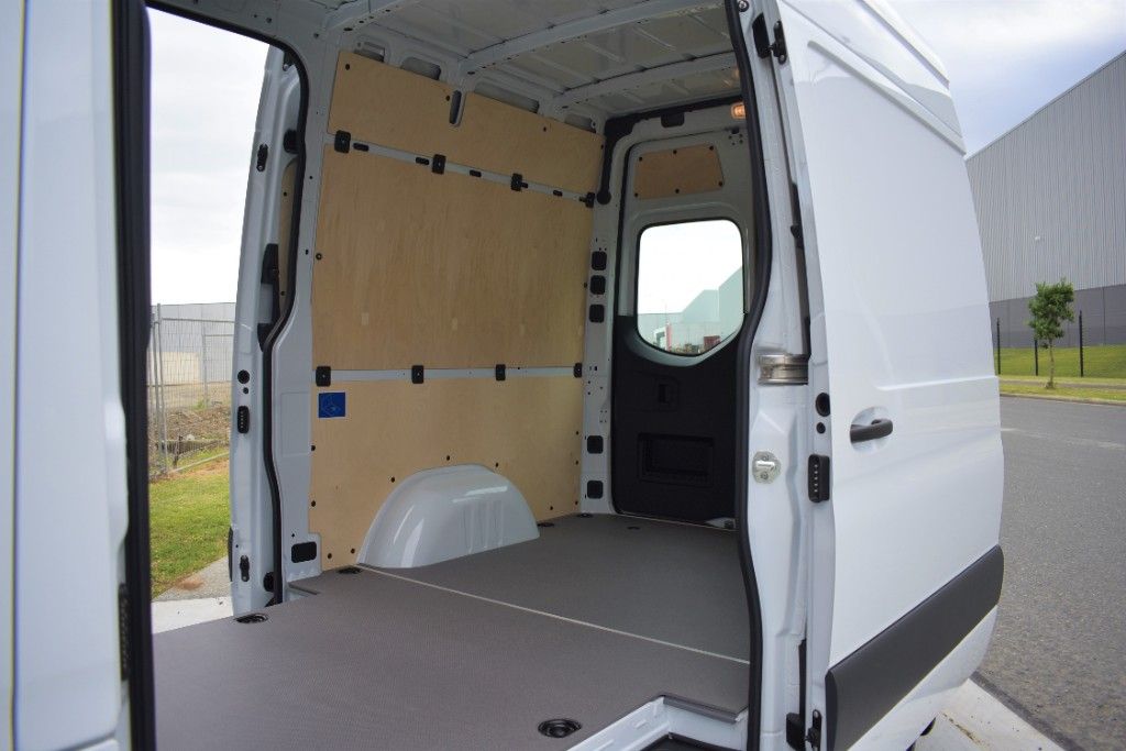 2023 Mercedes-Benz Sprinter 317 MWB