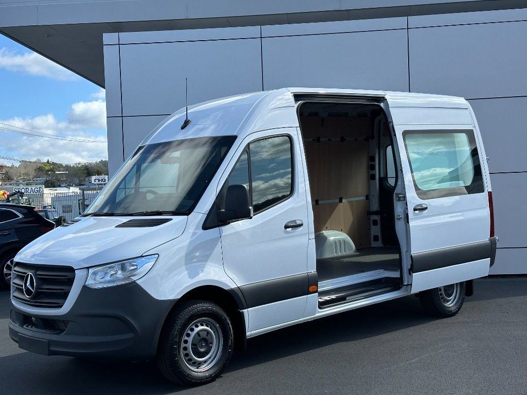 2025 Mercedes-Benz Sprinter 317 MWB Panel Van RWD