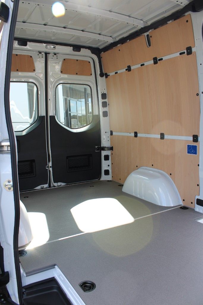 2025 Mercedes-Benz Sprinter 317 MWB Panel Van RWD