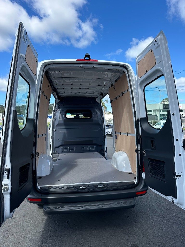 2025 Mercedes-Benz Sprinter 317 MWB Panel Van RWD