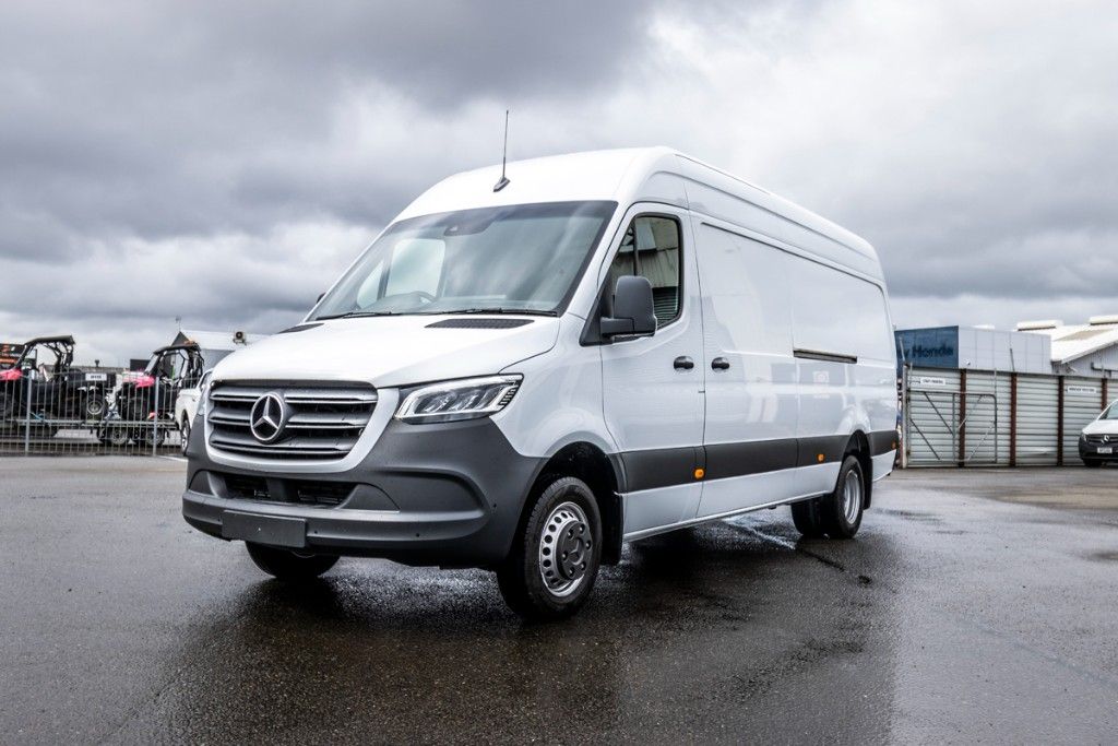 2023 Mercedes-Benz Sprinter 517 LWB