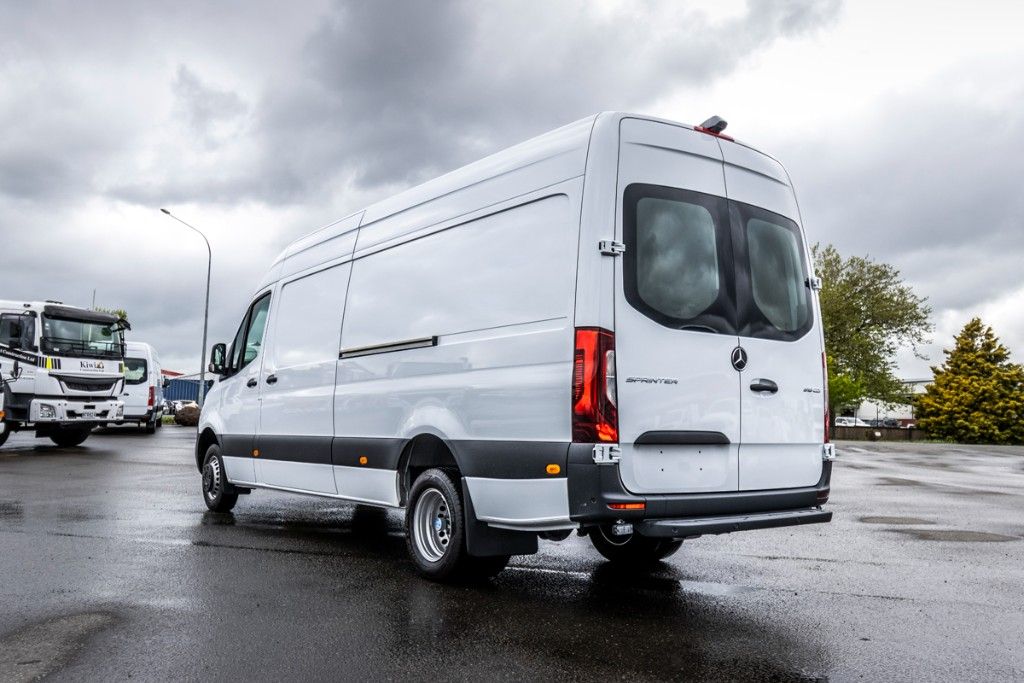 2023 Mercedes-Benz Sprinter 517 LWB