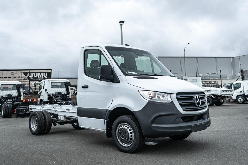 2025 Mercedes-Benz Sprinter 516 MWB Chassis 