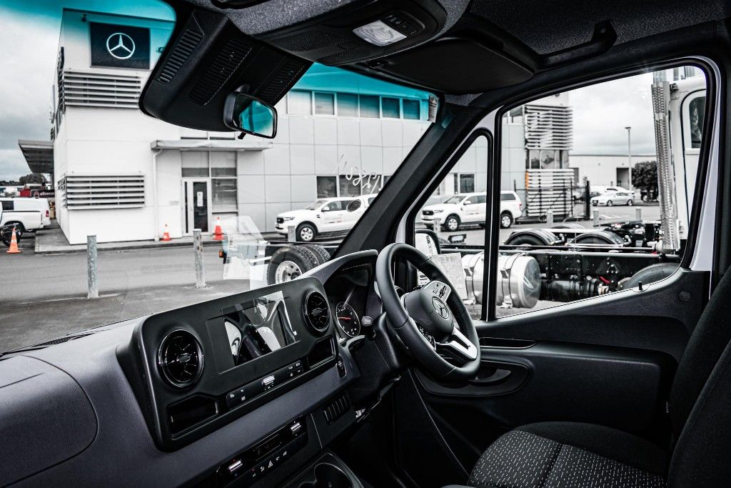 2025 Mercedes-Benz Sprinter 516 MWB Chassis 