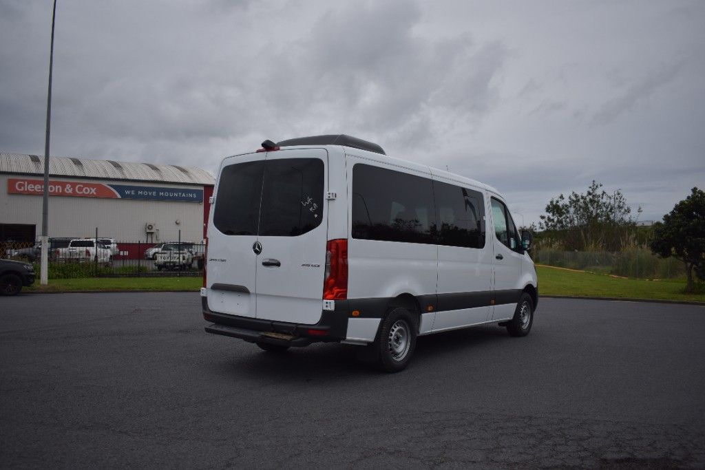 2025 Mercedes-Benz Sprinter 315 MWB Minibus RWD 