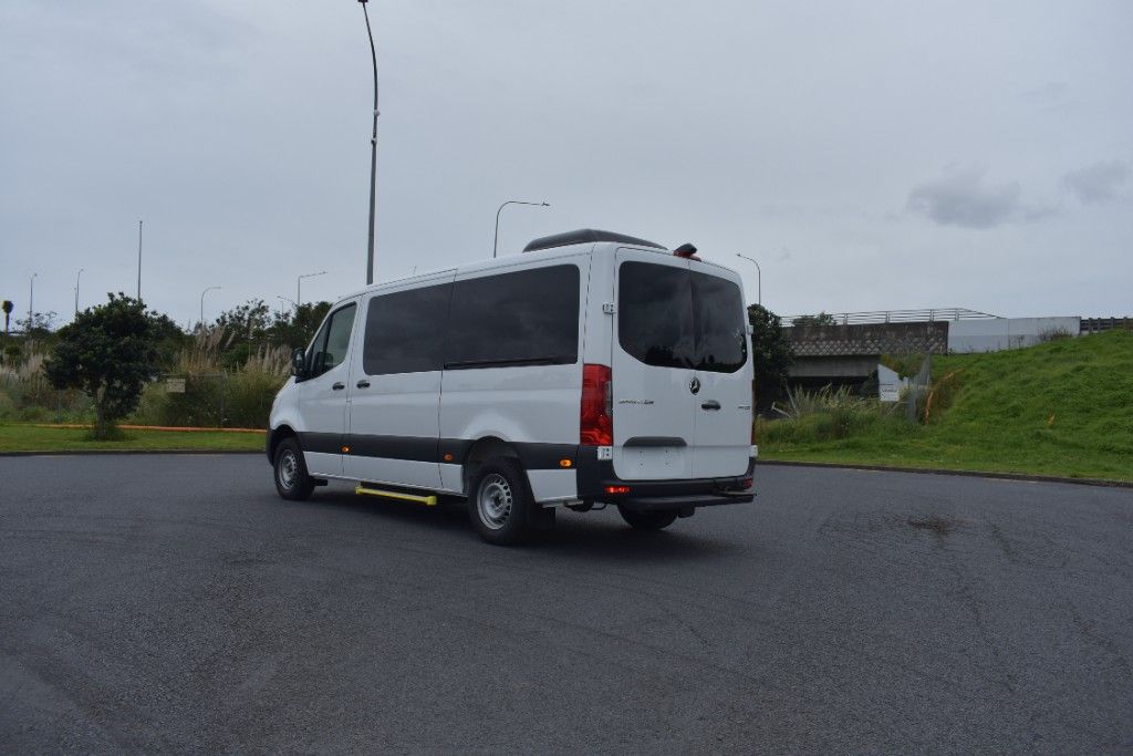 2025 Mercedes-Benz Sprinter 315 MWB Minibus RWD 