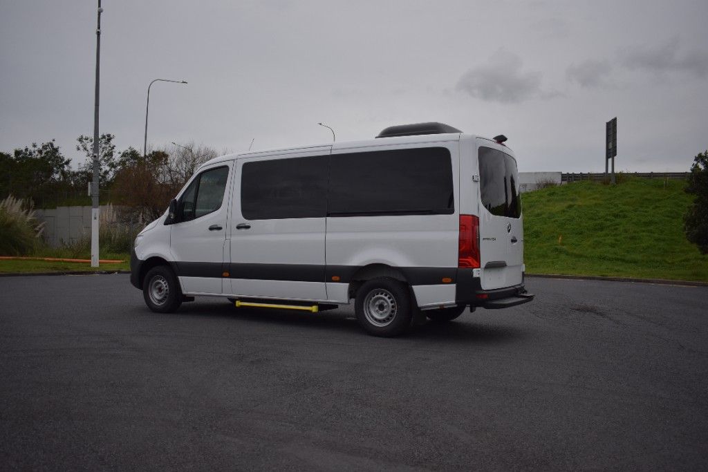2025 Mercedes-Benz Sprinter 315 MWB Minibus RWD 
