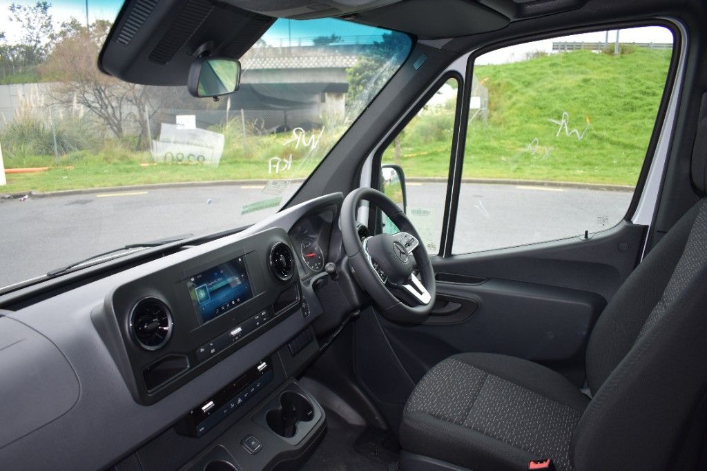 2025 Mercedes-Benz Sprinter 315 MWB Minibus RWD 