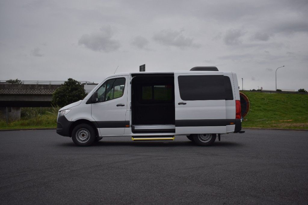 2025 Mercedes-Benz Sprinter 315 MWB Minibus RWD 