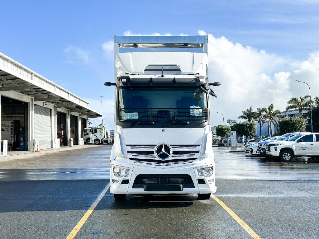 2023 Mercedes-Benz Actros5 2635L 6x2 18 Pallet Curtainsider