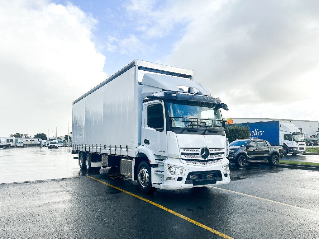 2023 Mercedes-Benz Actros5 2635L 6x2 18 Pallet Curtainsider