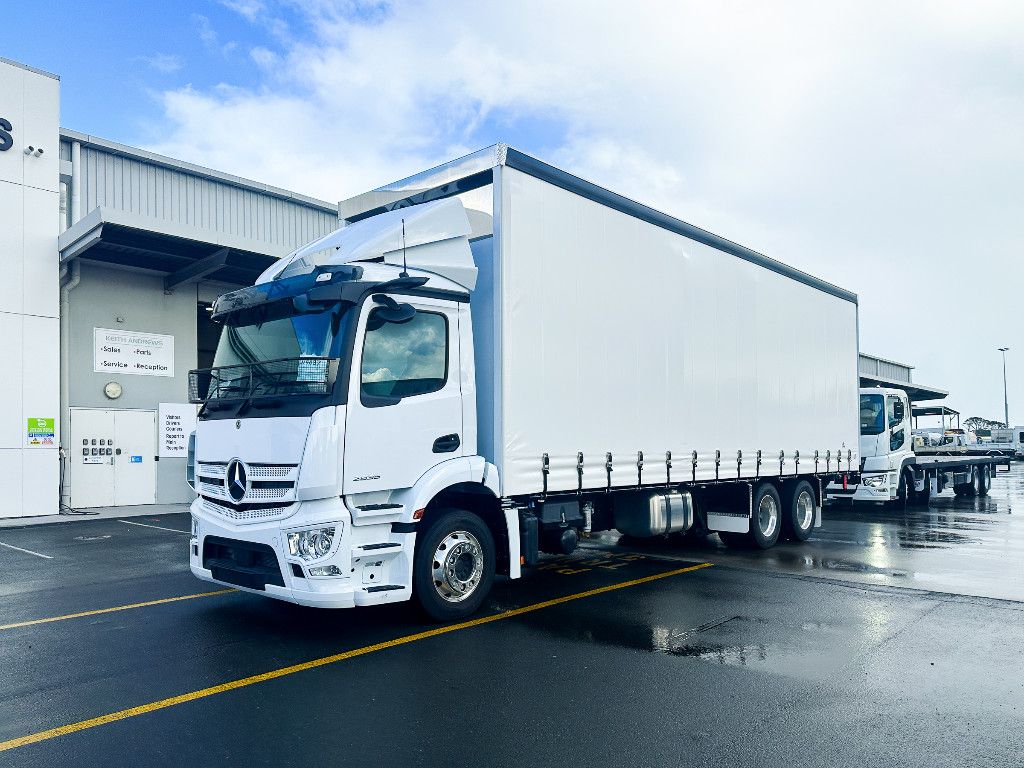 2023 Mercedes-Benz Actros5 2635L 6x2 18 Pallet Curtainsider