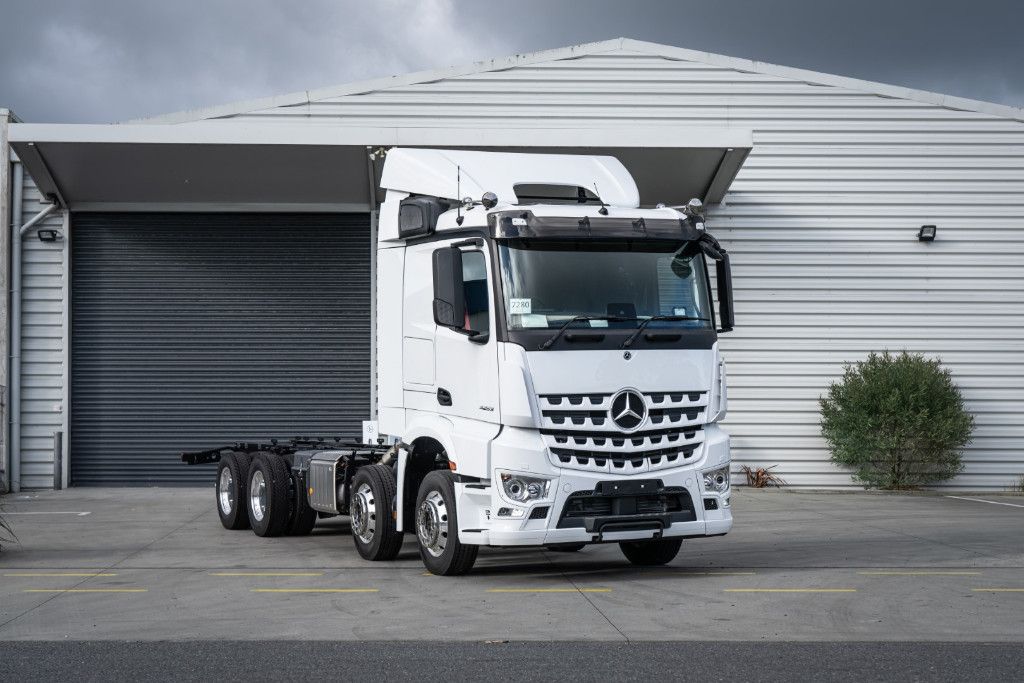 2023 Mercedes-Benz Arocs5 3253L 8x4 L Cab