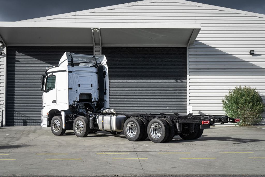 2024 Mercedes-Benz Arocs5 3253L 8x4 L Cab