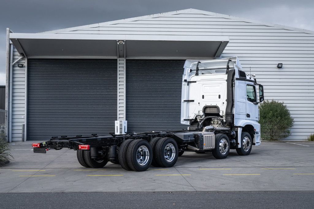 2024 Mercedes-Benz Arocs5 3253L 8x4 L Cab