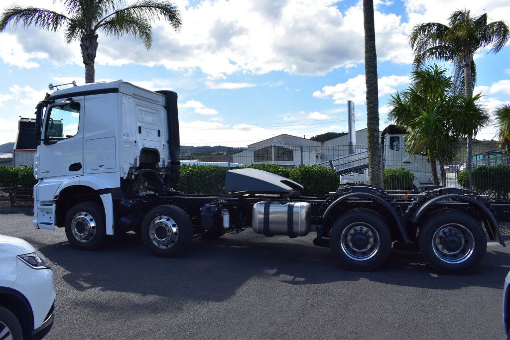 2025 Mercedes-Benz Arocs5 3253L 8x4 L Classic Cab
