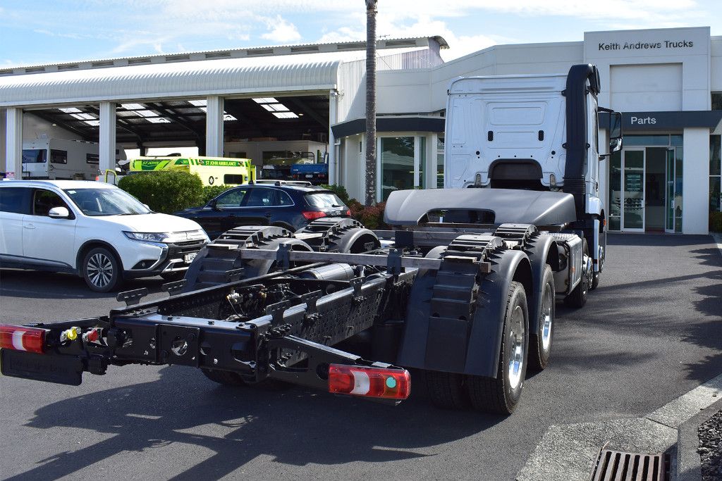 2025 Mercedes-Benz Arocs5 3253L 8x4 L Classic Cab