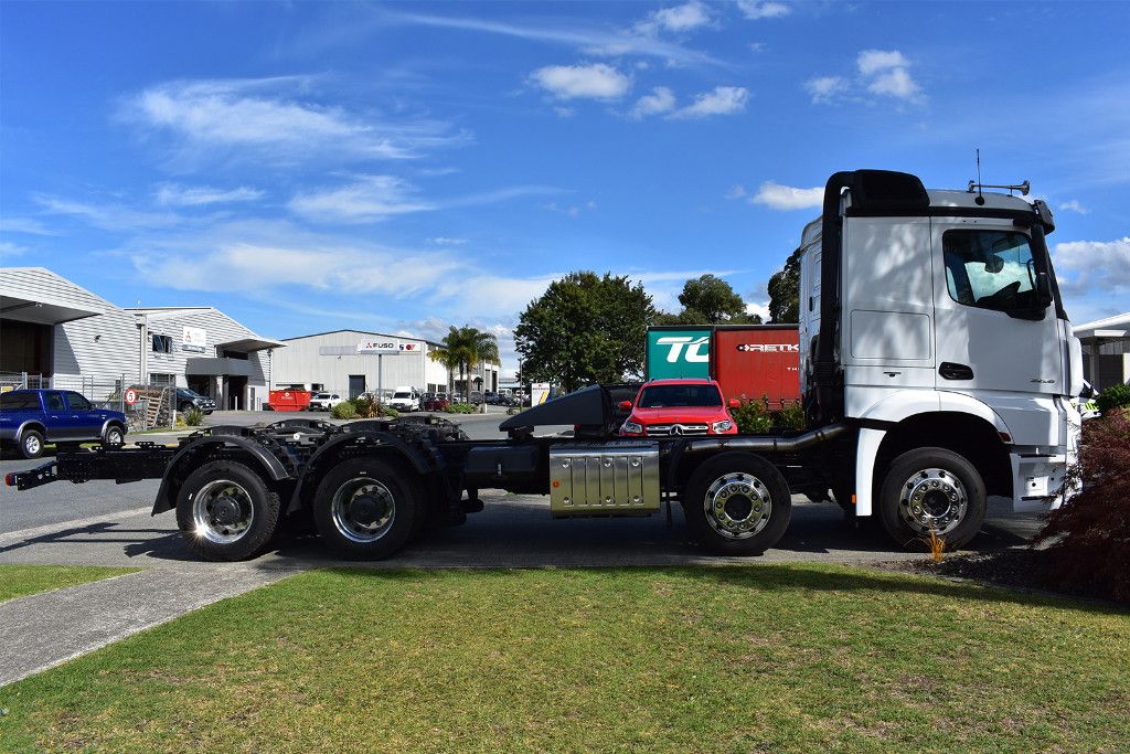 2025 Mercedes-Benz Arocs5 3253L 8x4 L Classic Cab