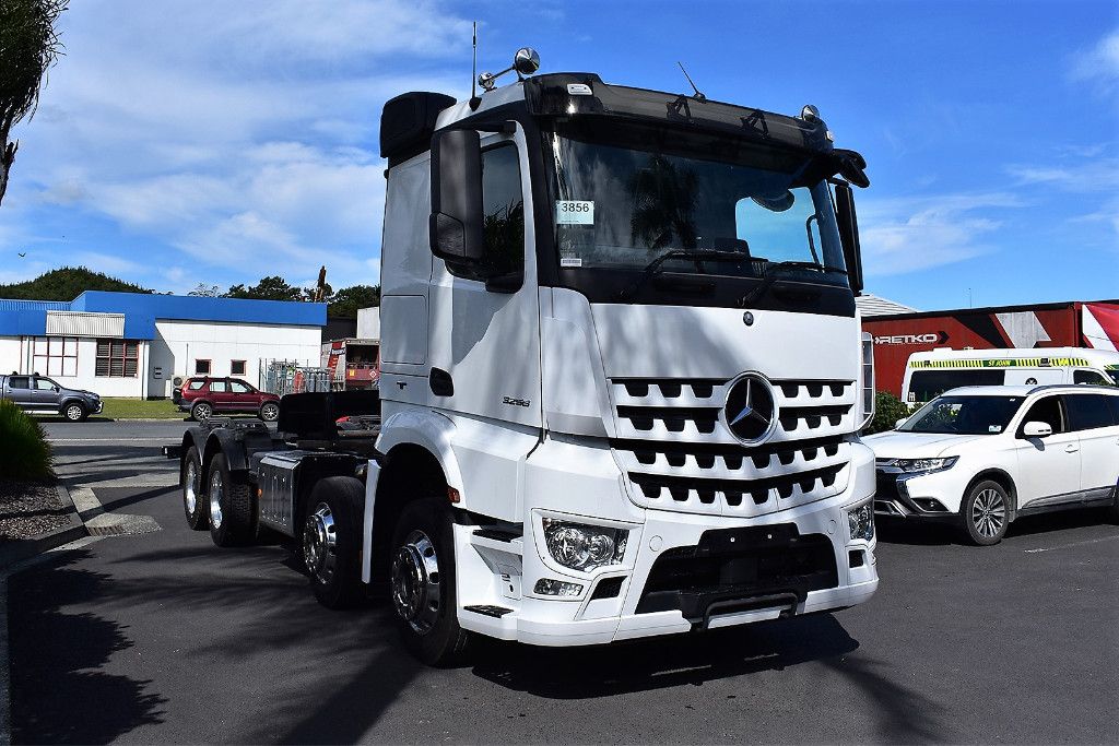 2025 Mercedes-Benz Arocs5 3253L 8x4 L Classic Cab