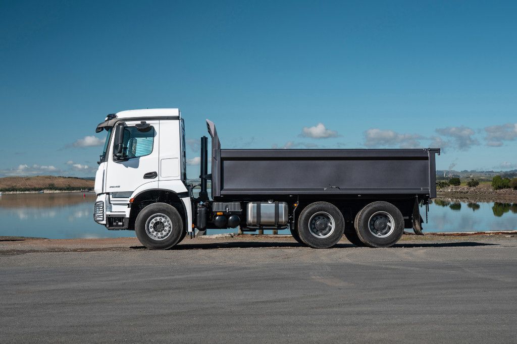 2023 Mercedes-Benz Arocs5 2646K M Cab Steel Tipper