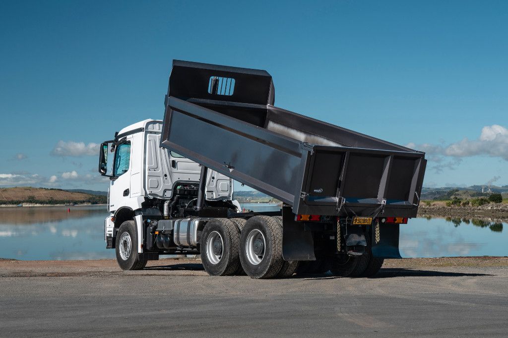 2023 Mercedes-Benz Arocs5 2646K M Cab Steel Tipper