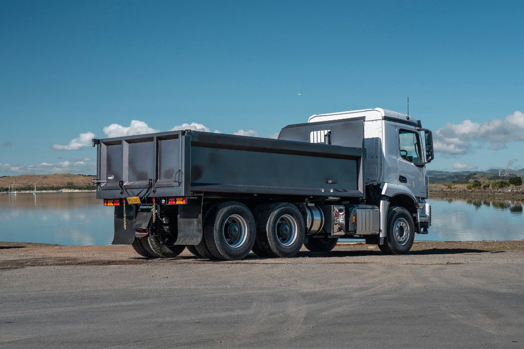 2023 Mercedes-Benz Arocs5 2646K M Cab Steel Tipper