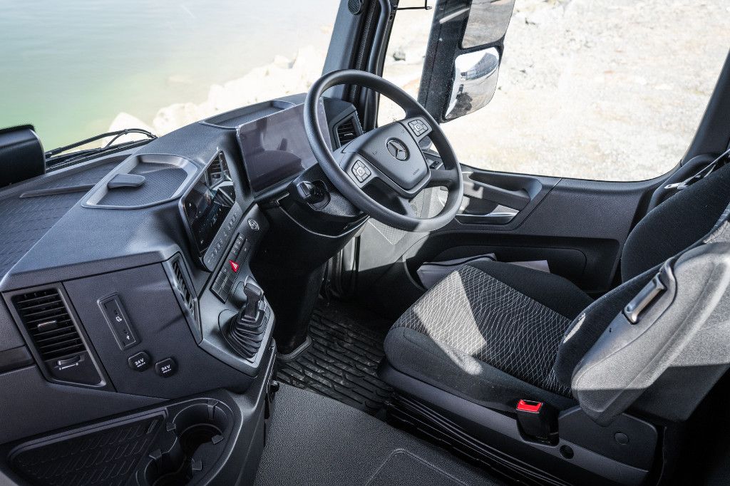 2025 Mercedes-Benz Arocs5 2653L 6x4 M Cab