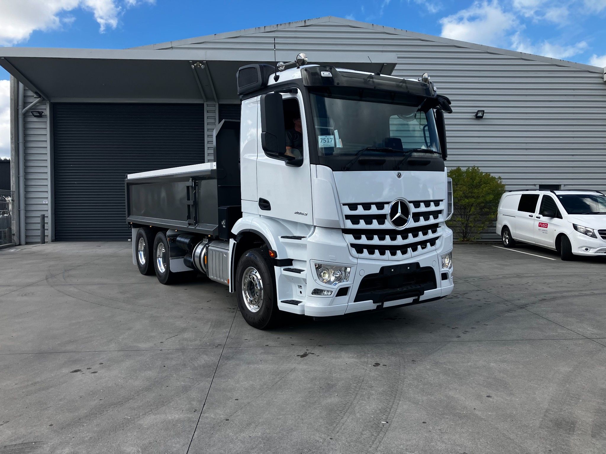 ** READY TO GO ** 2025 Mercedes Benz Arocs 2653 M-Cab ClassicSpace Hardox Tipper