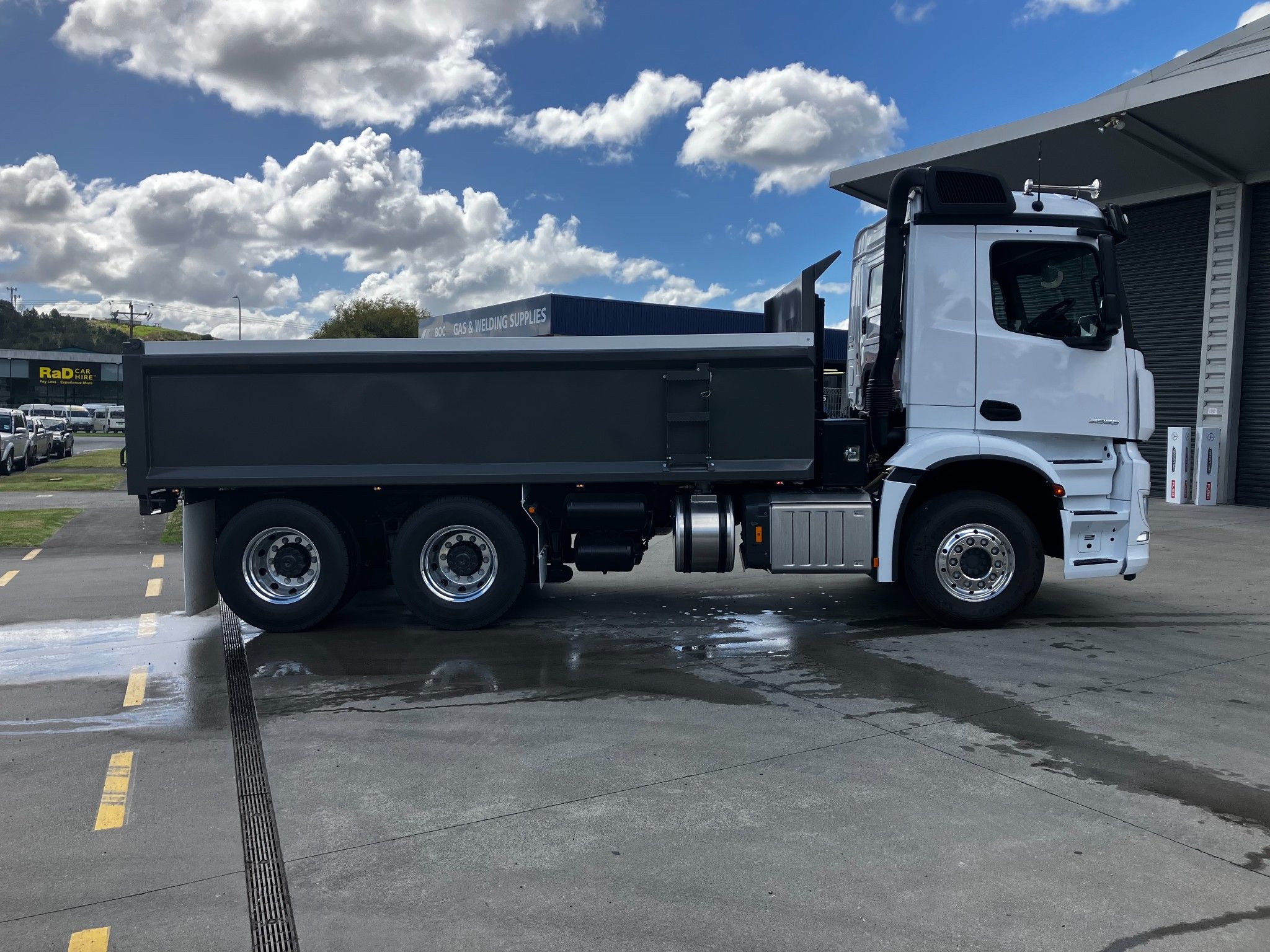 ** READY TO GO ** 2025 Mercedes Benz Arocs 2653 M-Cab ClassicSpace Hardox Tipper