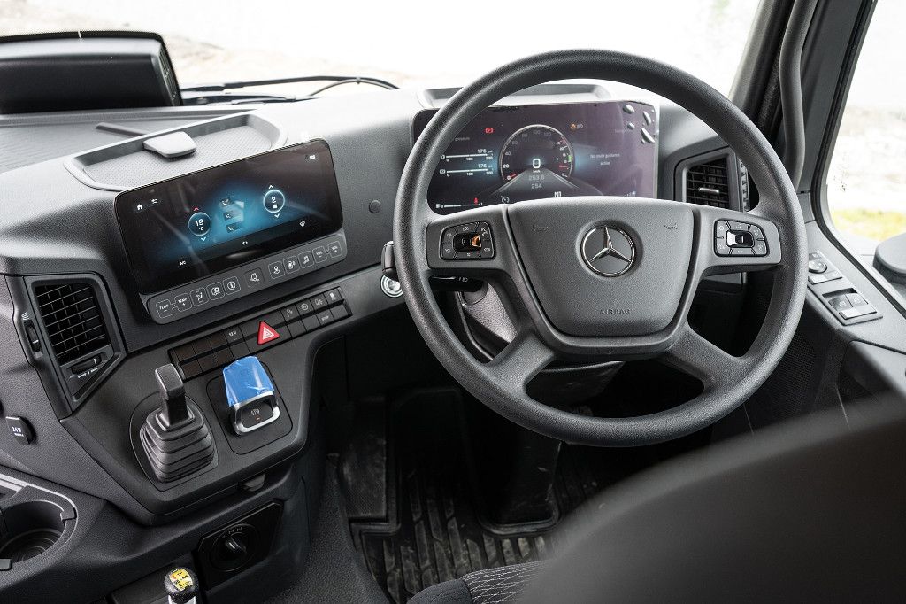 2023 Mercedes-Benz Arocs 2653L Steel Tipper 