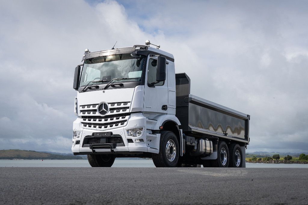 2023 Mercedes-Benz Arocs 2653L Steel Tipper 