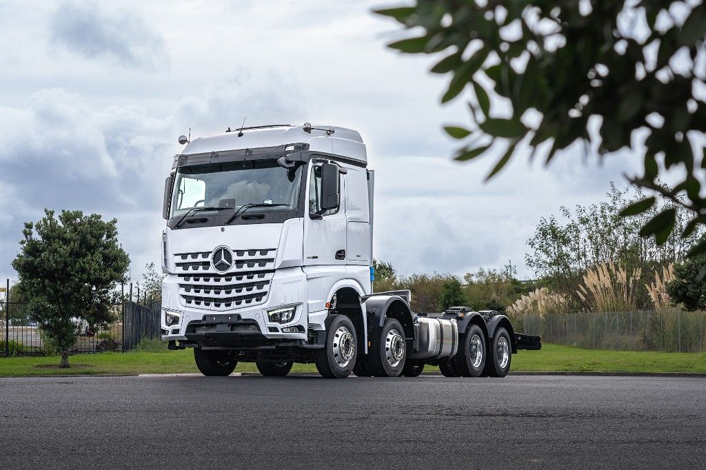 2025 Mercedes-Benz Arocs5 3263L 8x4 StreamSpace Cab