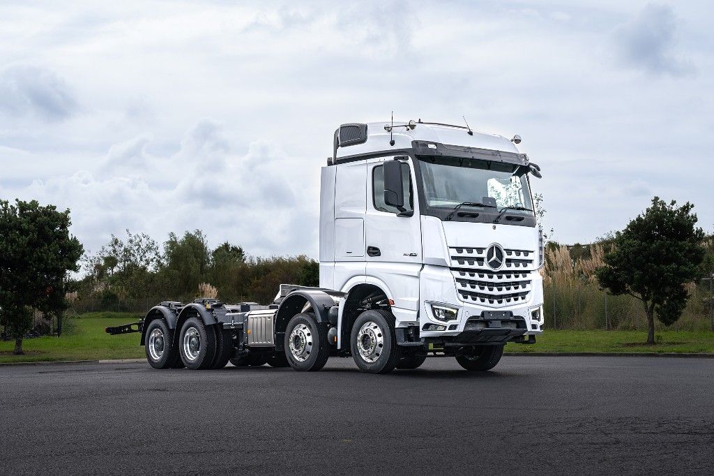 2025 Mercedes-Benz Arocs5 3263L 8x4 StreamSpace Cab