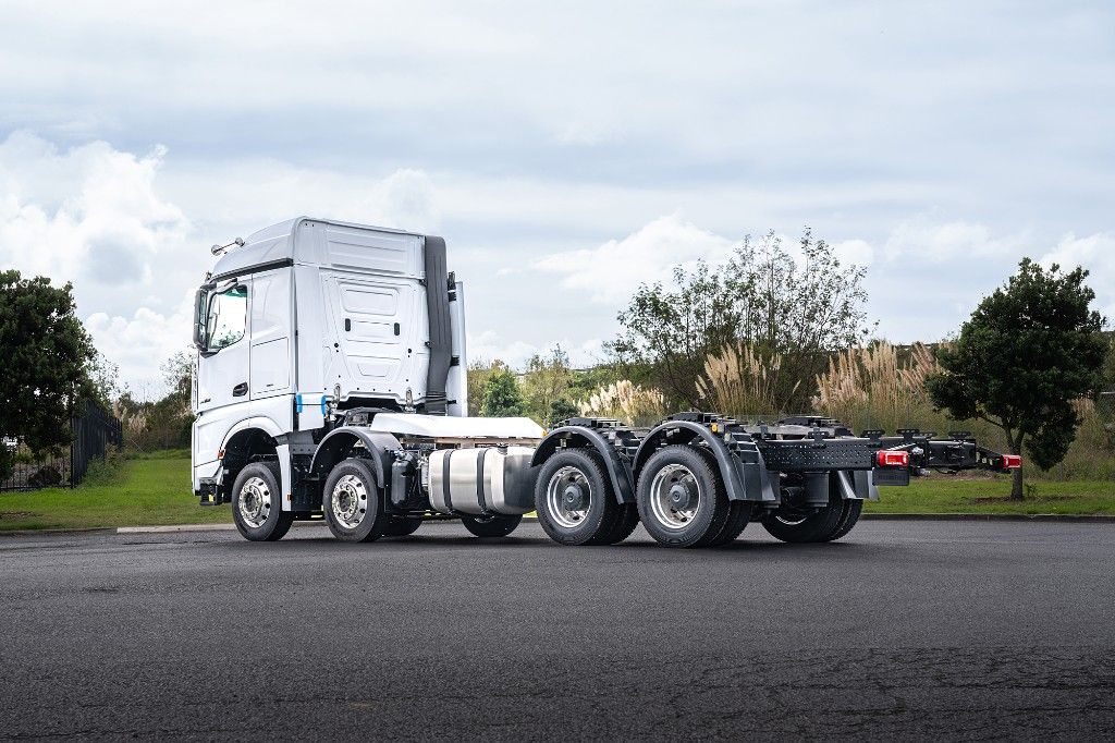 2025 Mercedes-Benz Arocs5 3263L 8x4 StreamSpace Cab