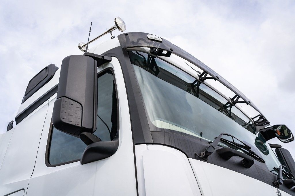 2025 Mercedes-Benz Arocs5 3263L 8x4 StreamSpace Cab