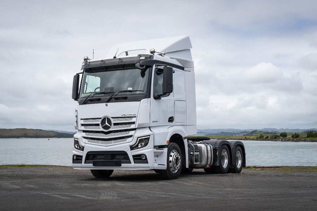 2023 Mercedes-Benz Actros5 2653LS 6x4 Tractor