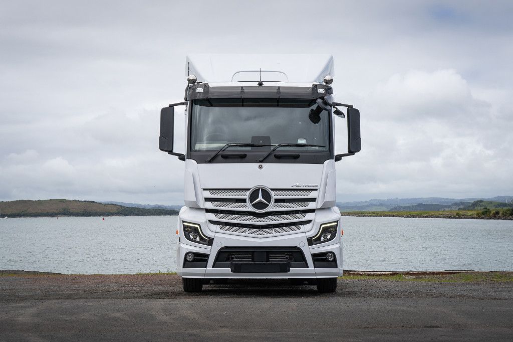 2023 Mercedes-Benz Actros5 2653LS 6x4 Tractor