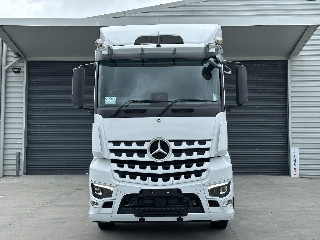 2025 Mercedes-Benz Arocs 3258 ClassicSpace M-Cab