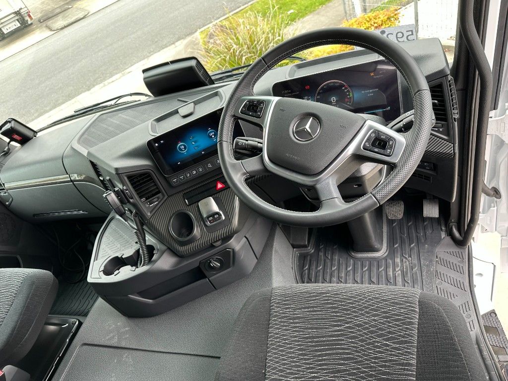 2025 Mercedes-Benz Arocs 3258 ClassicSpace M-Cab