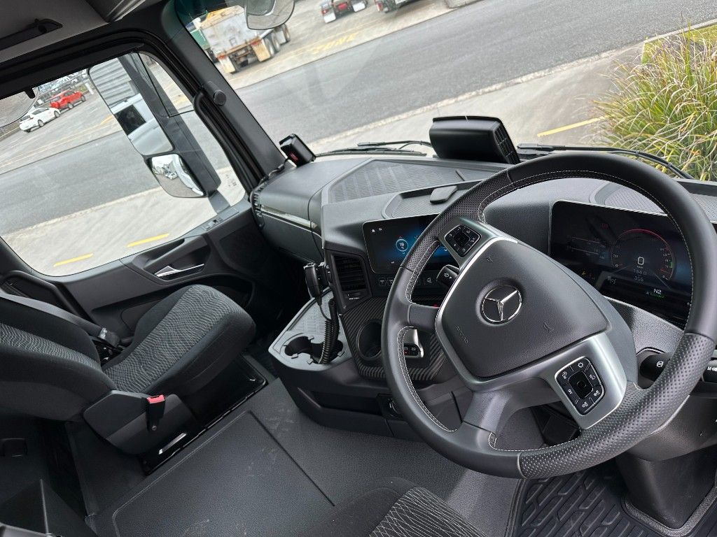 2025 Mercedes-Benz Arocs 3258 ClassicSpace M-Cab