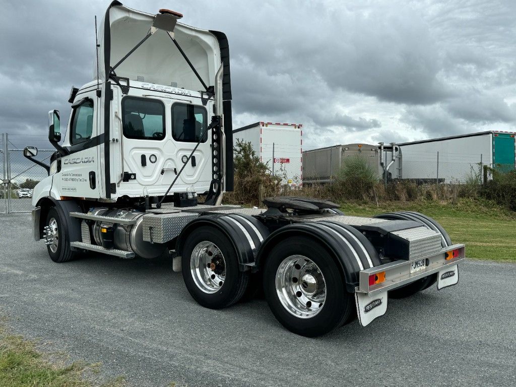Ex Demo Freightliner Cascadia 116 Tractor unit 