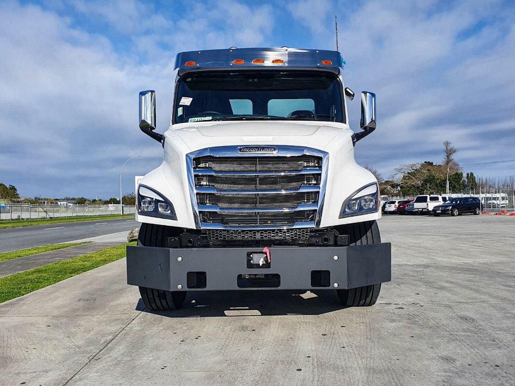 2024 Freightliner Cascadia 126 6x4 Logger Spec