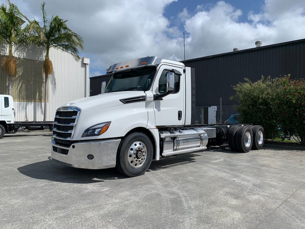 2024 Freightliner Cascadia 126 6x4 Logger Spec