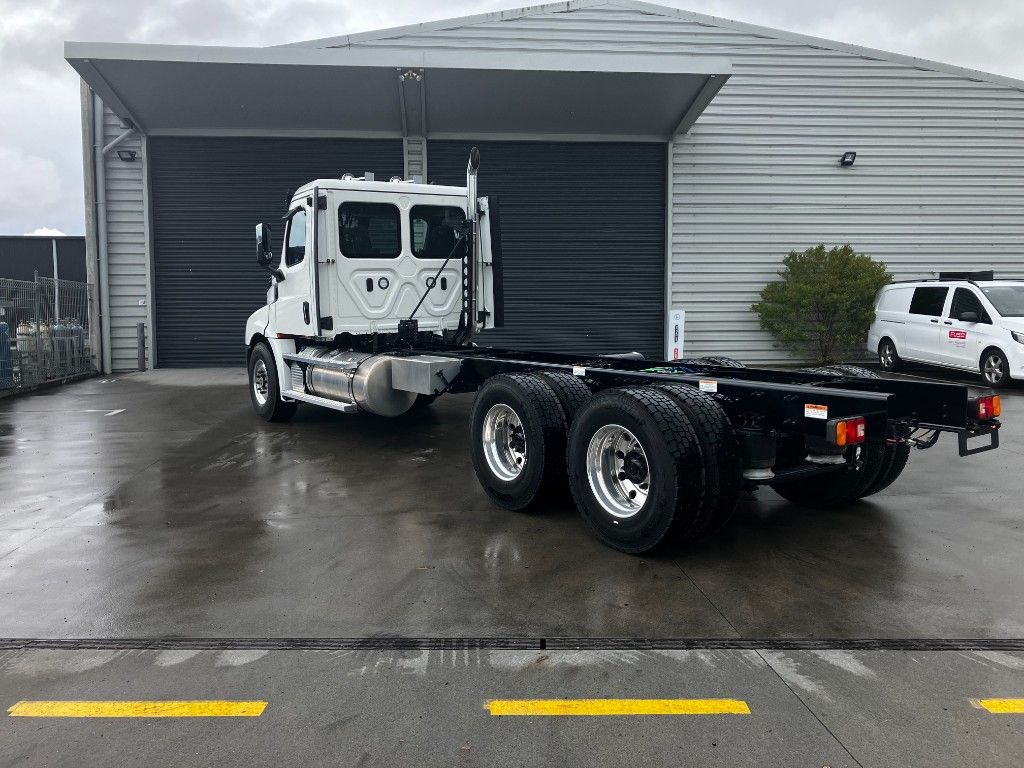 2025 Freightliner Cascadia 126 6x4 Logger Spec