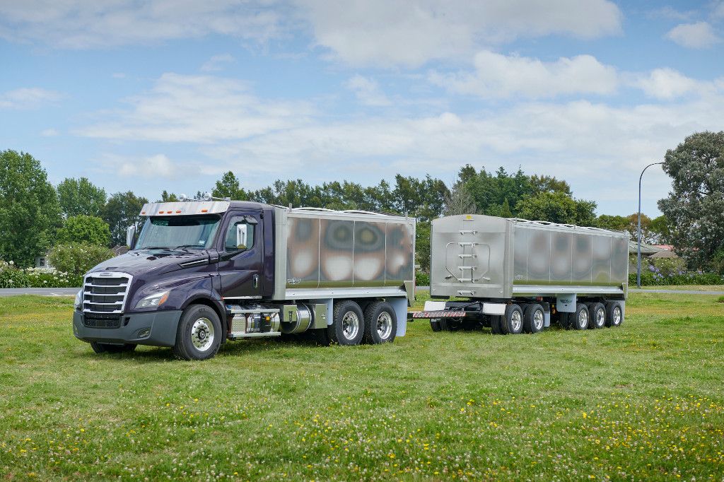 Cascadia 126 Alloy bulk tipper and trailer 