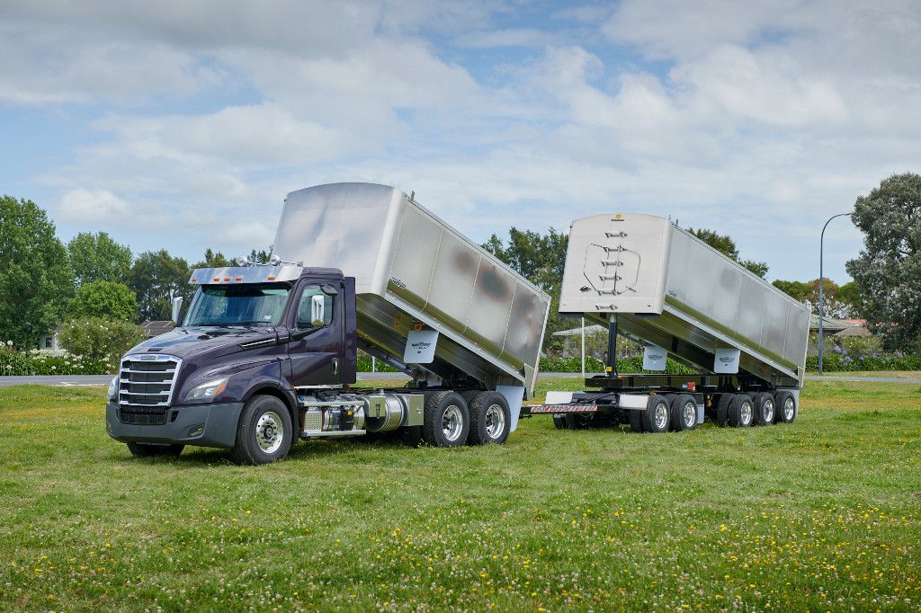 Cascadia 126 Alloy bulk tipper and trailer 