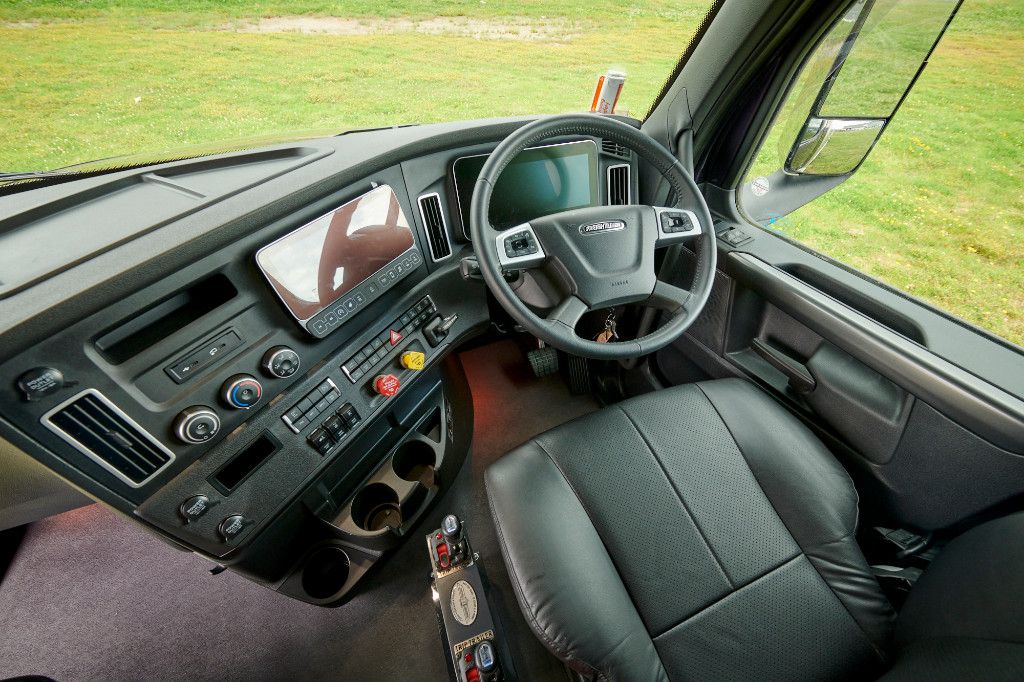 2025 Cascadia 126 Alloy bulk tipper and trailer 