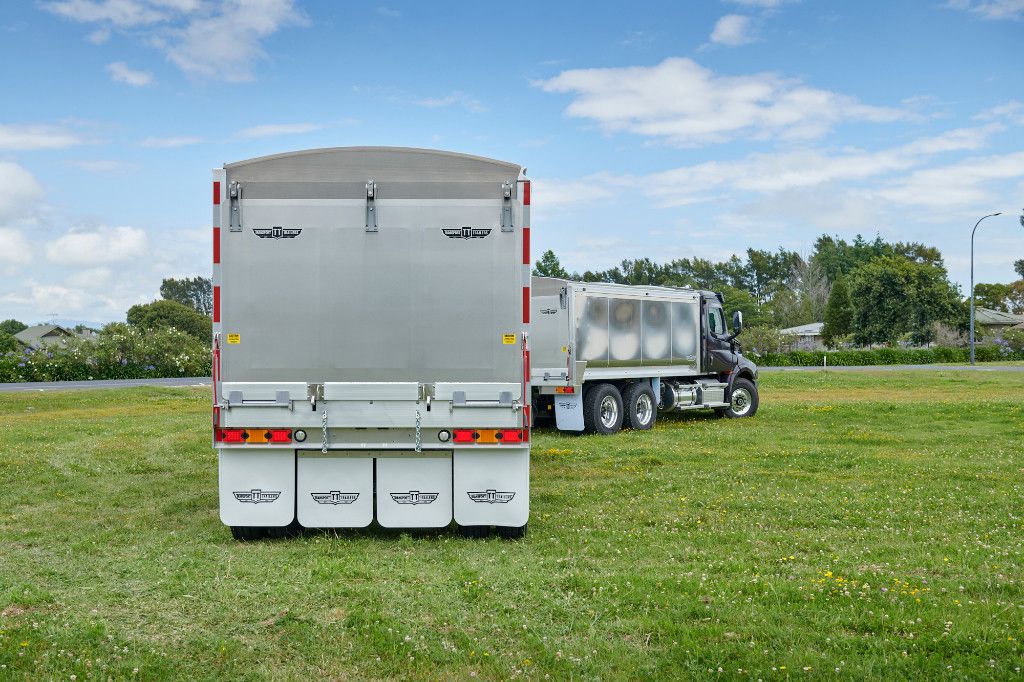 Cascadia 126 Alloy bulk tipper and trailer 